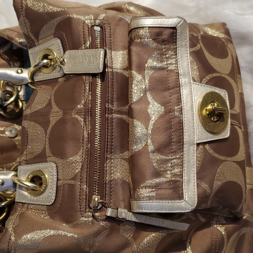 Coach Hamptons Signature C's W/ Turnlock Tote F15691 - Picture 4 of 16
